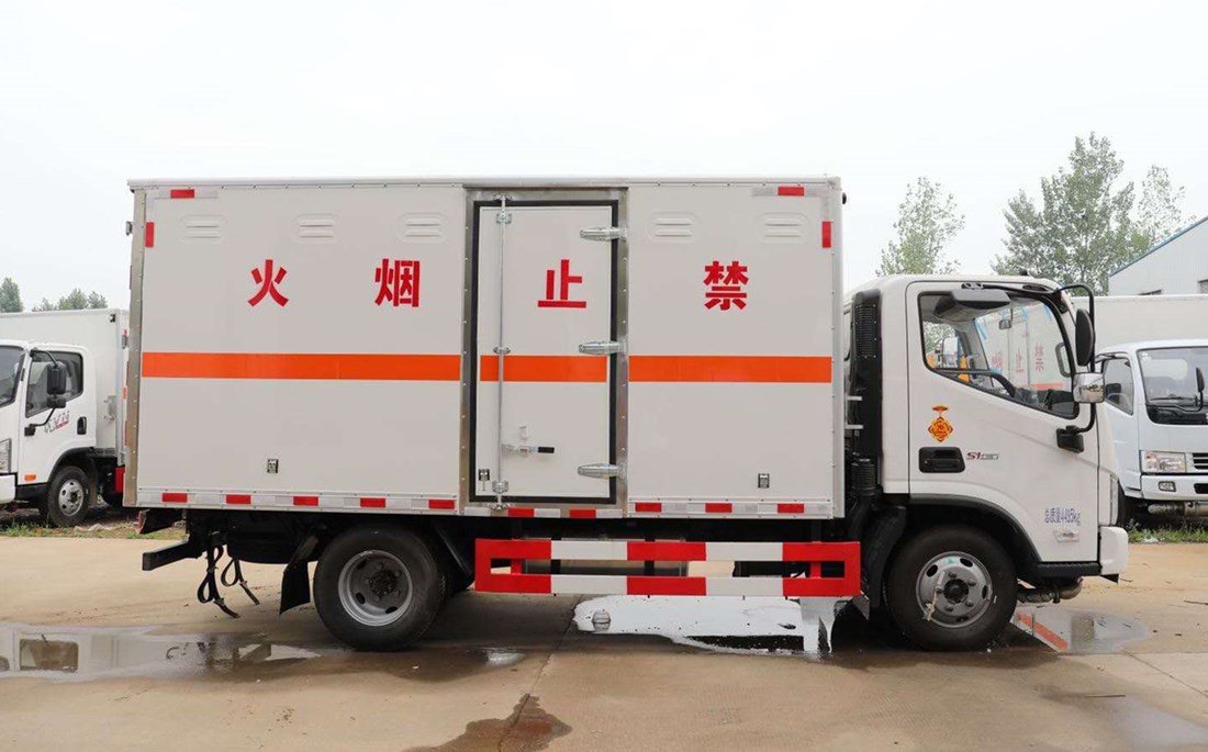 歐馬可國(guó)六藍(lán)牌氣體廂式運(yùn)輸車